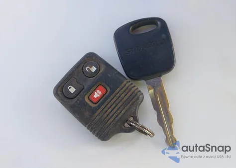 2002 Ford F-150 Lariat/Xlt from USA, damaged, VIN 1FTRW08L82KB58789